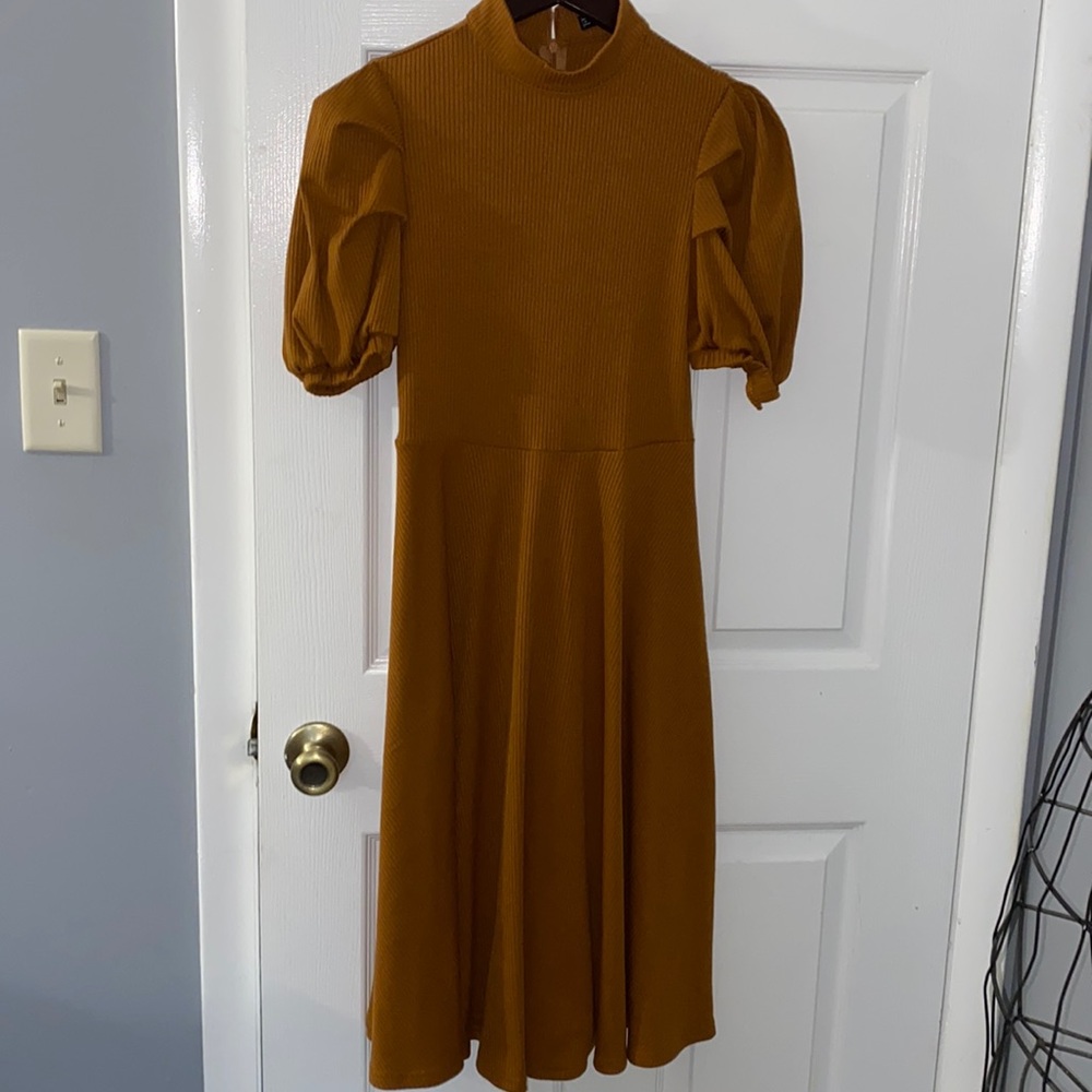 Puff sleeve dress